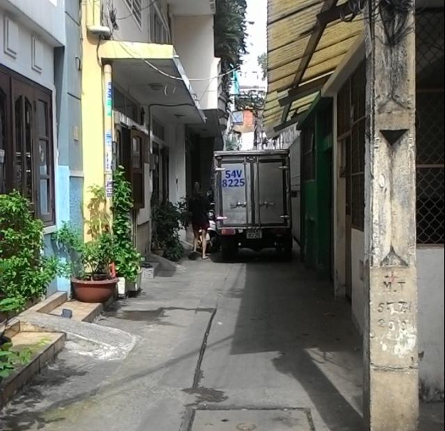 Bán nhà góc 2 MT đường Hòa Hảo, P. 3, Q. 10, DT: 6,7x12m, 3 lầu, HĐ thuê 50tr/th, giá 14 tỷ TL