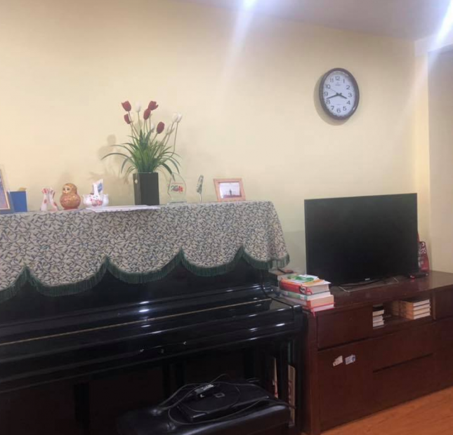 Bán nhà mặt phố Hoàng Cầu, 52 m2, 4 tầng, giá 7.79 tỷ. LH: 0984094326