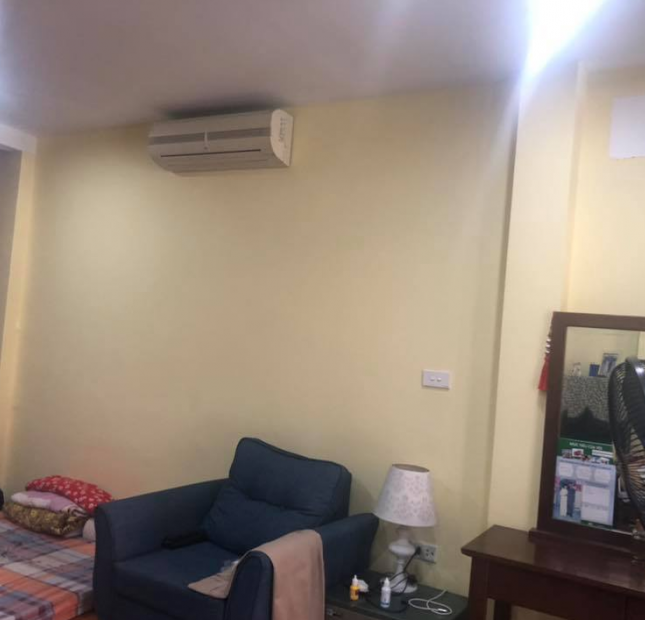 Bán nhà mặt phố Hoàng Cầu, 52 m2, 4 tầng, giá 7.79 tỷ. LH: 0984094326