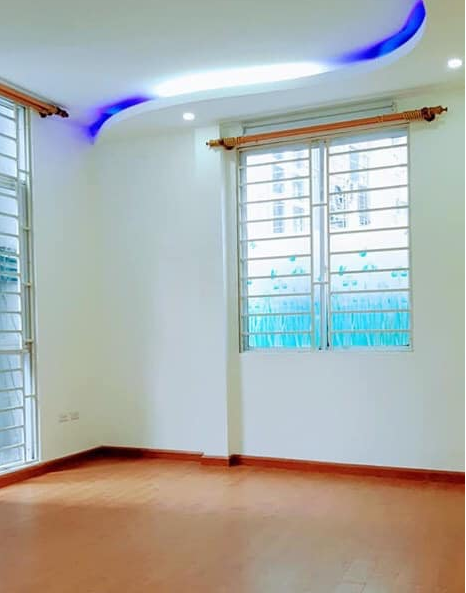 BÁN NHÀ ĐẸP, TẶNG NỘI THẤT, PHỐ VŨ TÔNG PHAN, 38 M2, 4 TẦNG, GIÁ 2.3 TỶ. LH: 0984094326