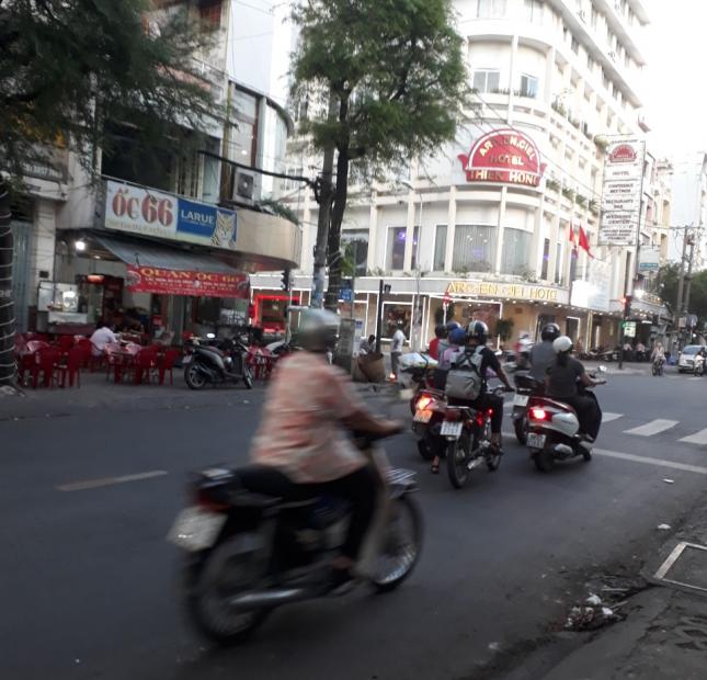 Bán gấp căn hộ dịch vụ Nguyễn Trãi quận 5. DT 5.25x20m Thang Máy giá chỉ 15.5 tỷ