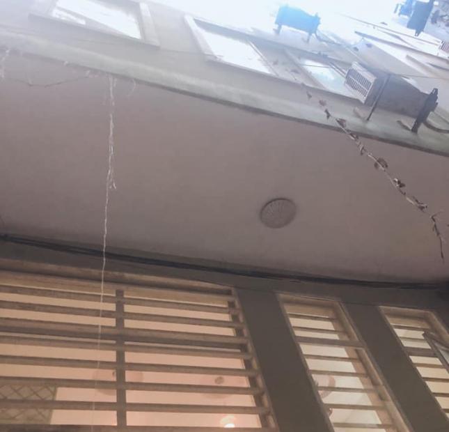 Nhà siêu hiếm 48m2, 5 tầng Thịnh Liệt giá chỉ 2 tỷ 5