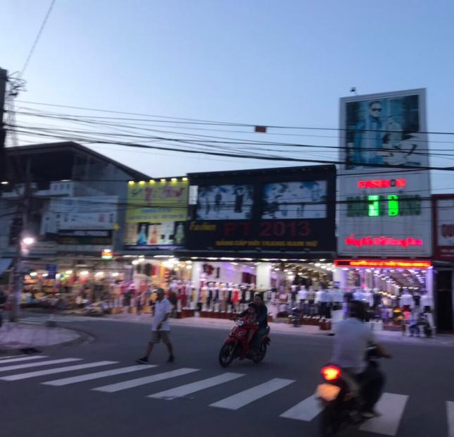 Bán nhà 1 lầu ngay Đường D17 chợ đêm KDC Việt Sing, Thuận An diện tích 150m2 full thổ cư giá 6.5 Tỷ