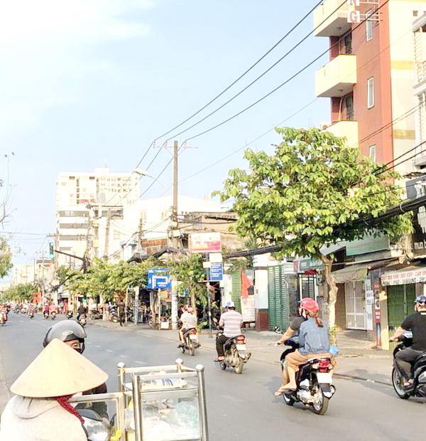 Cho thuê nhà 1 lầu mặt tiền Trần Xuân Soạn quận 7.