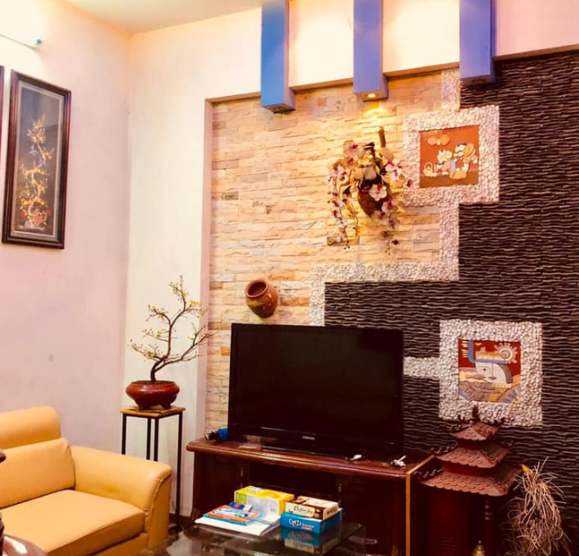 BÁN GẤP NHÀ GIÁP BÁT, HOÀNG MAI, 43 M2, MT5M, GIÁ CHỈ 2.4 TỶ. LH 0984094326