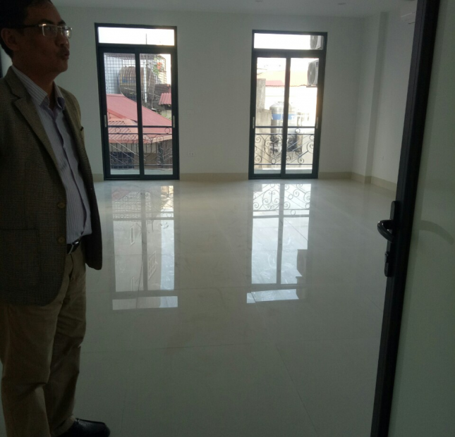 Cho thuê nhà mặt phố Lê Đức Thọ, DT 68m2x 9T thông sàn làm lớp học, văn phòng, thẩm mỹ