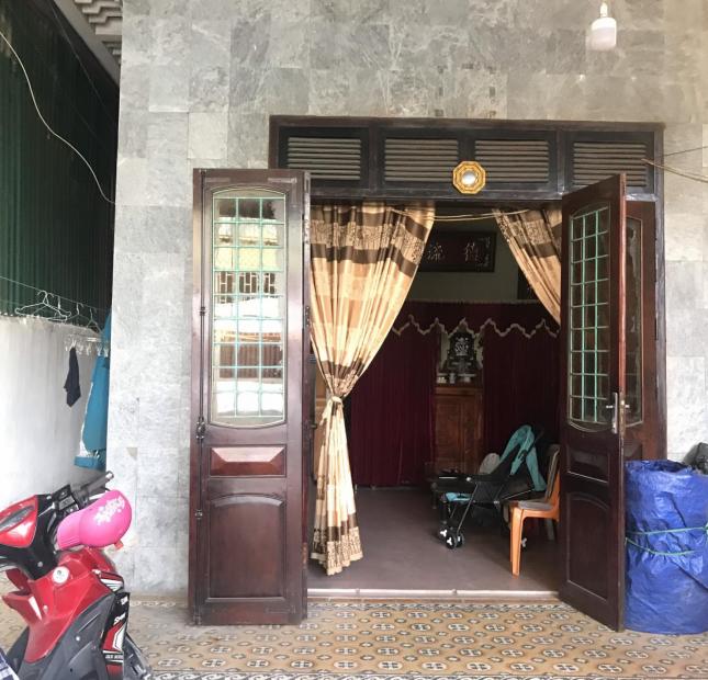 Chủ nhà cần tiền, bán nhanh nhà 1,5 tầng nở hậu có 4 phòng ngủ mặt đường Nguyễn Xuân Ôn giá 1,92 tỷ