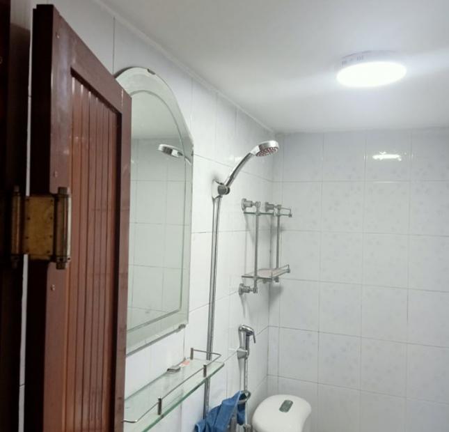 Bán nhà ngõ 82 Yên Lãng, Đống Đa, 36m2 x 4 tầng chắc chắn, giá 100tr/m2