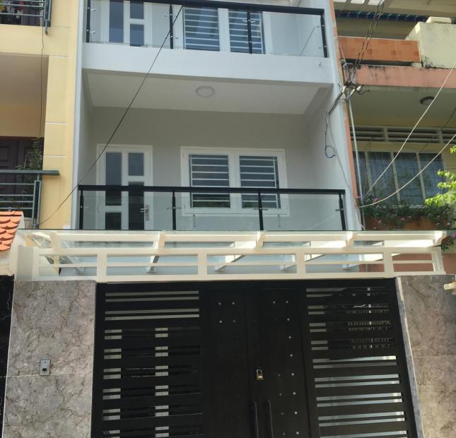 MT góc ngã tư Trần Hưng Đạo - Nguyễn Văn Cừ Q1 (4.7 x 20m) 4 tầng thuê 100tr. Giá 27.5 tỷ