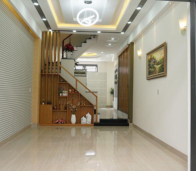 Cho thuê nhà MT Nguyễn trung Trực Q 1. Q 4x18. Hầm – 6 Lầu, 13 phòng. Giá 80 triệu
