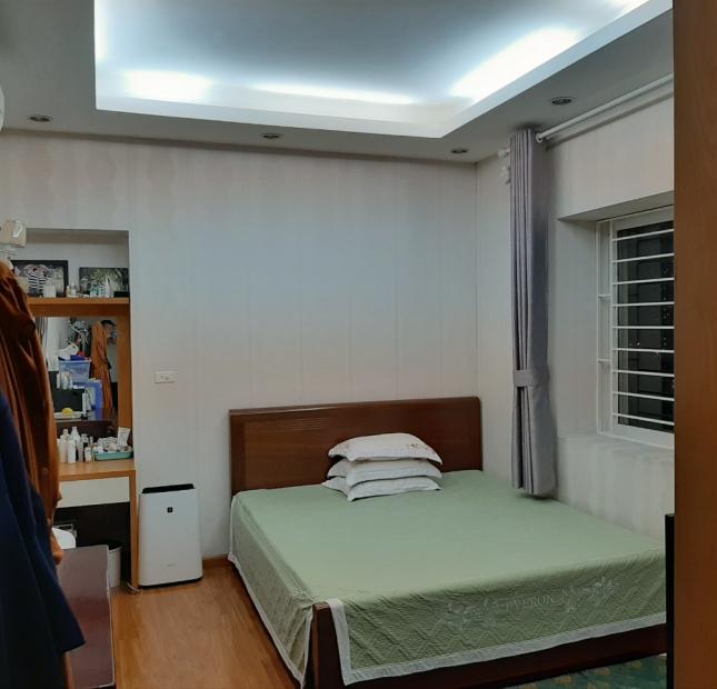 Chính chủ bán CC The Light - CT2 Viettel 126m2 full nội thất sàn gỗ xịn, 3 ngủ, 2wc Lh Thực 0989015276