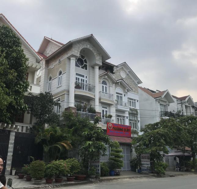 Bán căn hộ dịch vụ ngay MT Nguyễn Văn Hưởng, 10x20m, hầm trệt 4 lầu thuê khoán 130tr/th. Giá 34 tỷ