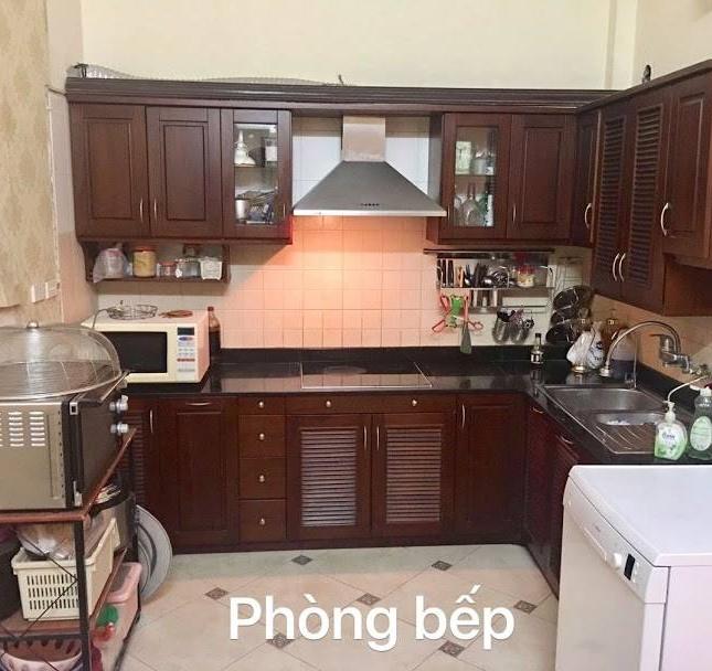 Bán nhà Nguyên Hồng, gần phố, kinh doanh đỉnh, lô góc 2 mặt tiền 46m2 chỉ 8,9 tỷ