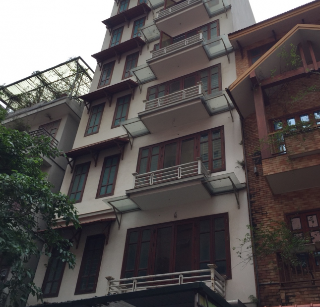 Cho thuê tòa nhà đường Phạm Hùng, DT 120m2x 7T, MT 8m, thang máy