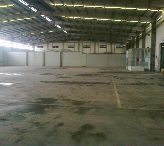 Cho thuê kho xưởng 2000m2 tại Gia Lâm Cách khu công nghiệp Phú Thị 1km.