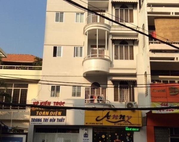 Cần bán nhà mặt tiền đường Nguyễn Kim, Phường 6, Quận 10, 62.4m2, sổ hồng riêng, 2 lầu