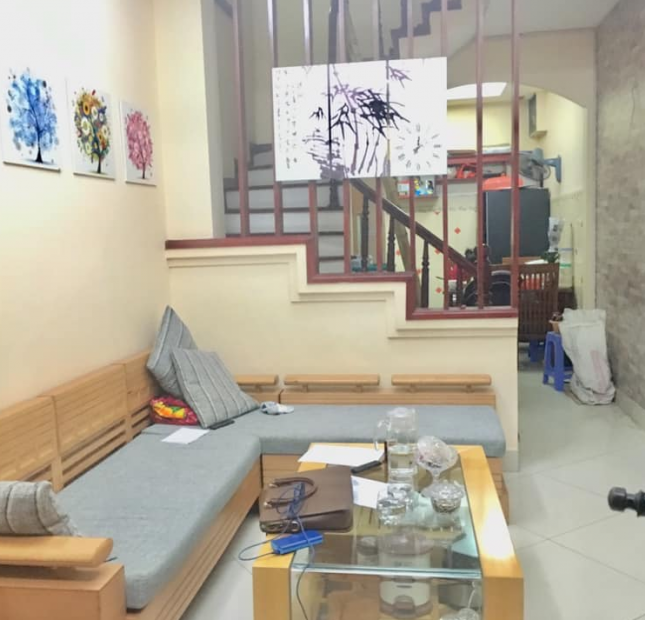Bán nhà phố Cự Lộc, Thanh Xuân, 36m2, 3 tầng, giá 2.65 tỷ. LH 0984094326