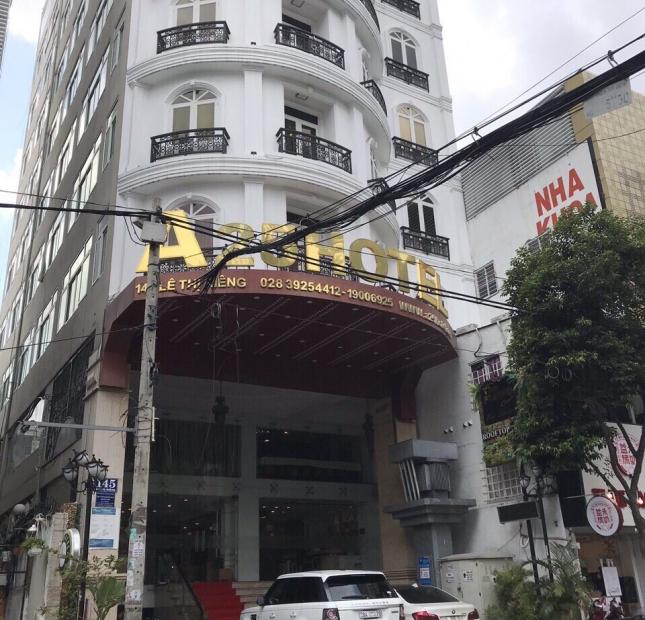 Bán khách sạn 4 sao MT Trương Định Phường Bến Thành Quận 1,80 phòng.Giá 360 tỷ