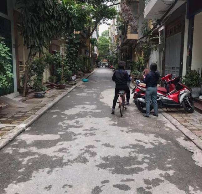 Bán nhà riêng tại Vương Thừa Vũ, Thanh Xuân, 30m2 4 tầng 3 tỷ Đường Phân Lô Cực Đẹp LH 0931220777