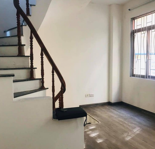 Bán nhà Bùi Xương Trạch, Thannh Xuân, 28m2, 4 tầng, giá chỉ 1.8 tỷ. LH 0984094326