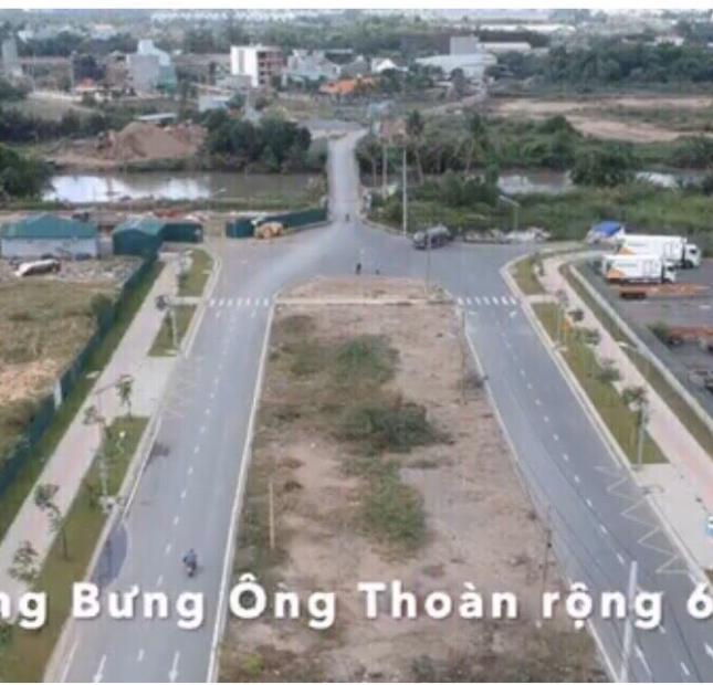 Bán nhanh  lô Đầt 20x108m có 1875m2 thổ cư Đường Bưng Ông Thoàn 30m, p.Phú Hữu, Quận 9