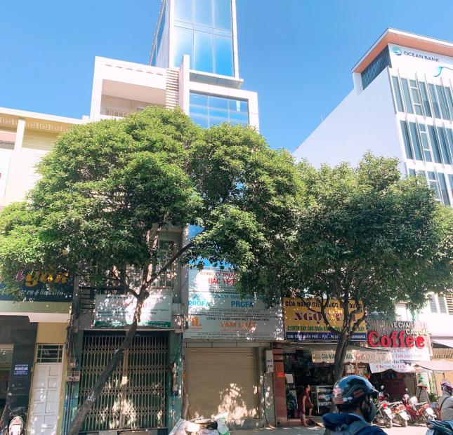 Cần bán gấp căn nhà mặt tiền đường Trường Chinh, P12, Tân Bình, ngang 8x28m, giá 44,7 tỷ