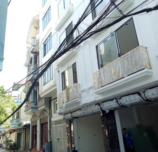 Cần bán nhà 5 tầng, nằm cạnh khu dịch vụ Văn Phú