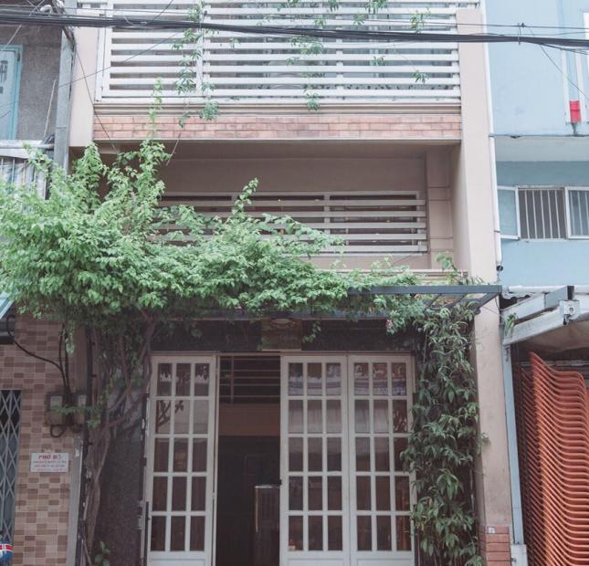 Bán gấp nhà hẻm xe hơi đường Trần Hưng Đạo Q.5,DT:4.8x14-3 lầu, giá cực tốt.