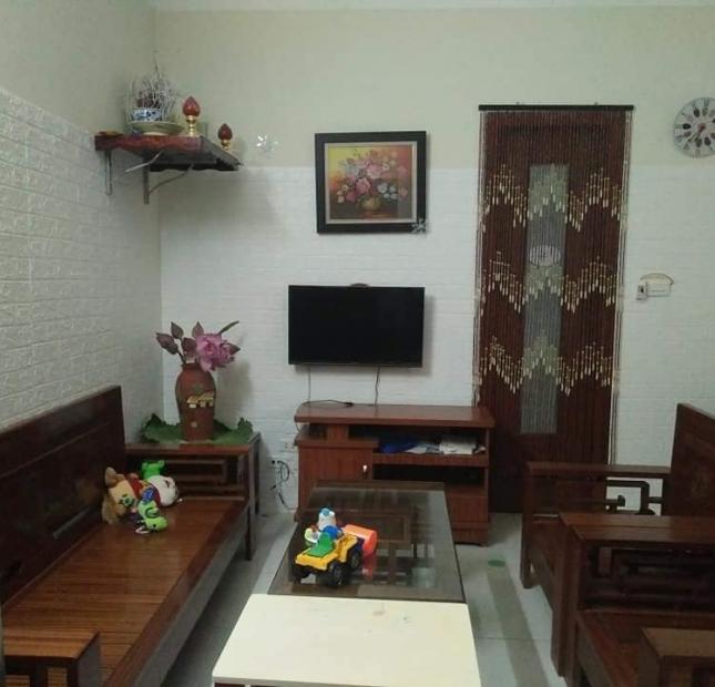 Gia đình bán căn hộ 53.5m2, 2 phòng ngủ, 2 vệ sinh, Giá 990 Triệu tại CT12C Kim Văn Kim Lũ.