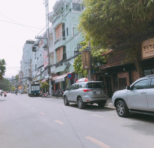 Bán gấp nhà 3 mặt tiền đường Trần Bình Trọng, Q 5 - DT: 4x16m - khu kinh doanh nhộn nhịp ngày đêm