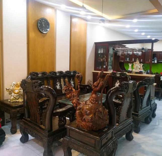 Chính chủ bán biệt thự mặt tiền Bàu Cát, Tân Bình, 245m2, 4 tầng, 26.5 tỷ