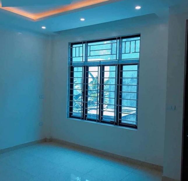 Bán nhà NGUYỄN HOÀNG TÔN 30M2 6 tầng tặng toàn bộ nội thất, 4.2 tỷ, LH: 0966481766