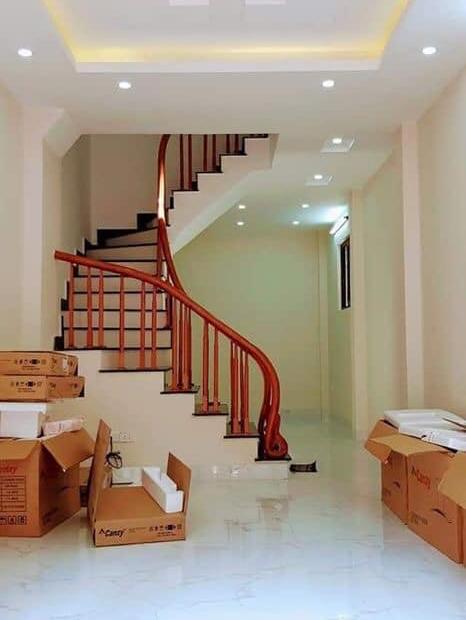 Bán Nhà Đường Nguyễn Hoàng- Nhà Đẹp Thoáng Trước Sau Có Sân Trước - Dt 43m Giá 3.8 tỷ LH 0931220777