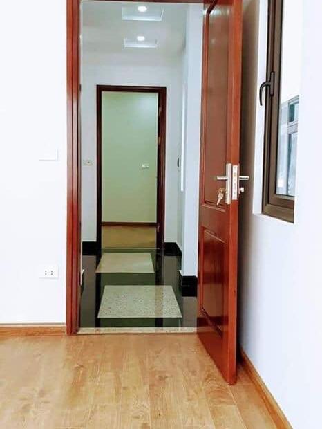 Bán Nhà Đường Nguyễn Hoàng- Nhà Đẹp Thoáng Trước Sau Có Sân Trước - Dt 43m Giá 3.8 tỷ LH 0931220777