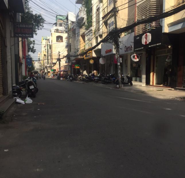 Nhà đường TRẦN HƯNG ĐẠO giá chỉ 200 triệu/m2 không lộ giới