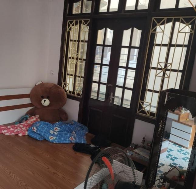 Gia đình cần bán nhà lô góc KD được Nguyễn Trãi, giá 3tỷ9.