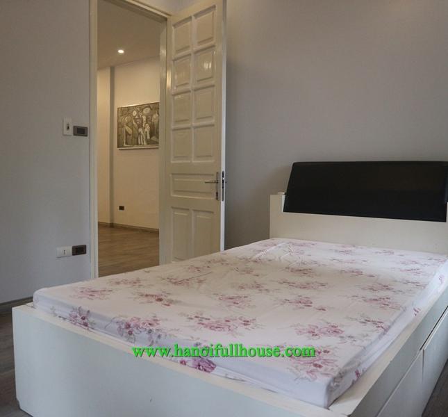 Cho thuê căn hộ chung cư 2 phòng ngủ tuyệt đẹp  gần Nhà Hát Lớn 0983739032