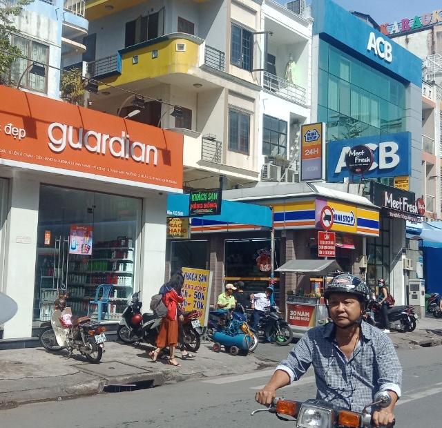 Bán nhà mặt tiền Hùng Vương, P1, Q10, 3.6x15.7m, trệt, lửng, 3 lầu, ST. Giá: 17.8 tỷ