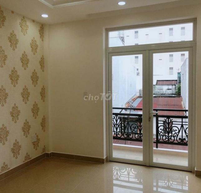 Cần bán gấp nhà chính chủ 50m2, Quận 10, giá cực Sock chỉ 5 tỷ .