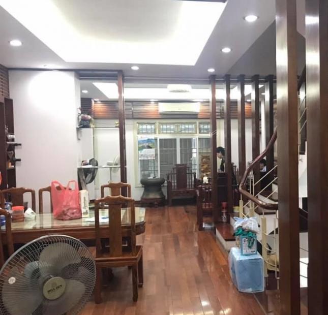 Bán nhà siêu đẹp đường Trần Quốc Hoàn, Cầu Giấy, kinh doanh vô địch giá chỉ 11.5 tỷ.