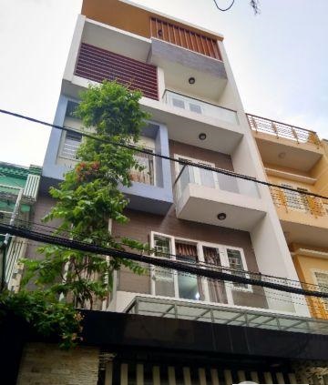 Tôi cần bán nhà mặt tiền đường Nguyễn Văn Giai, Quận 1, DT: 4x18m 4 tầng, giá 18,5 tỷ