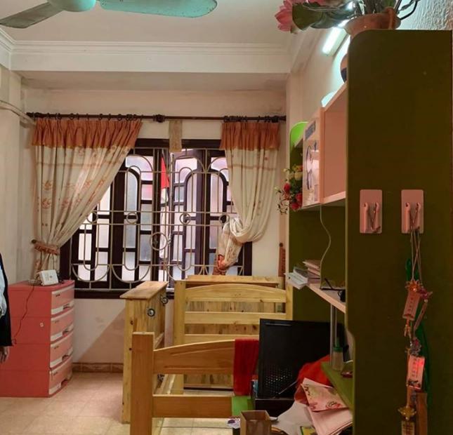 Bán nhà Phố Minh Khai 33m2, sổ đỏ đẹp, chính chủ