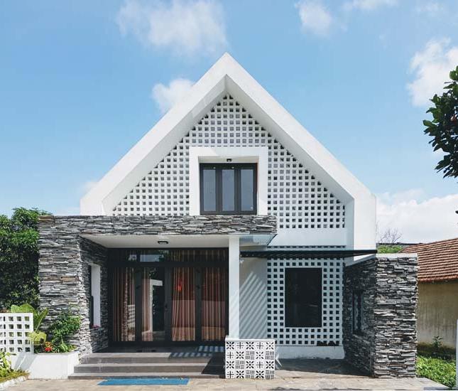 Bán nhanh căn nhà đối diện trường tiểu học, DT: 4x16m SHR đúc 4 tầng lầu.chính chủ
