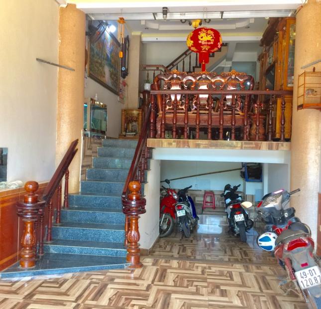 Chính chủ bán nhà 3 tầng, vị trí đẹp,giá rẻ tại Tp Gia Nghĩa, Đắk Nông