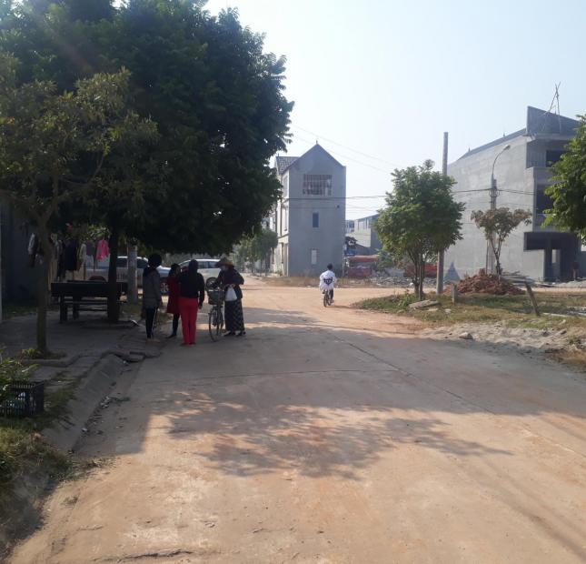 Bán đất đường Ngô Miễn , Đồng Tâm giá 950 tr. LH 0399566078