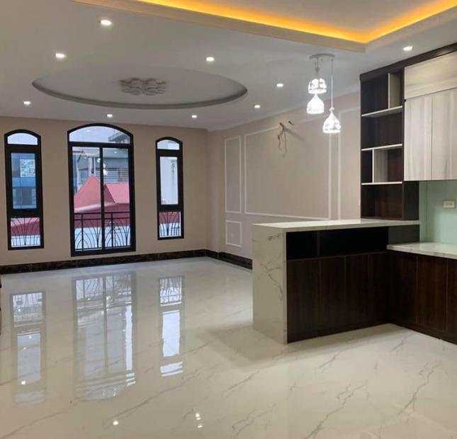 Bán gấp nhà phân lô Ngõ 73 Nguyễn Trãi: 7.8 tỷ, 5 tầng, 62m2. Nhà ngõ oto vào nhà, ở kinh doanh đều được.