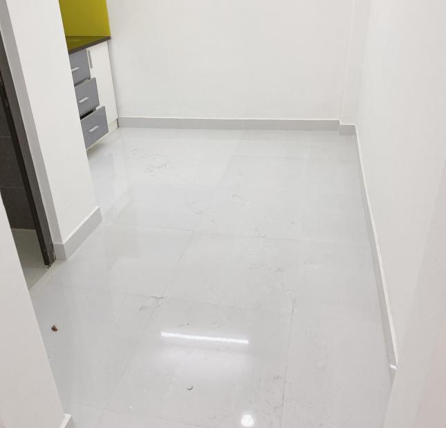 Bán nhà mặt tiền đường Nguyễn Thiện Thuật, Quận 3, DT. 6m x 21m, giá 50 tỷ, (TL)