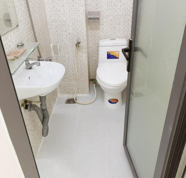 Bán nhà 2 mặt tiền đường lớn Nguyễn Trãi P. 11 Q. 5 DT: 3.8x17m giá 270tr/m2