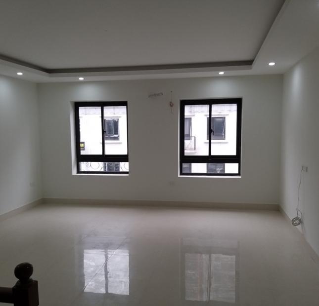 Cho thuê nhà mặt phố Trần Duy Hưng, 80m2x 5T, làm spa, showroom