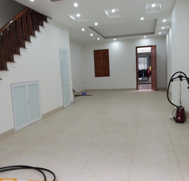 Cho thuê nhà mặt phố Trần Duy Hưng, 80m2x 5T, làm spa, showroom